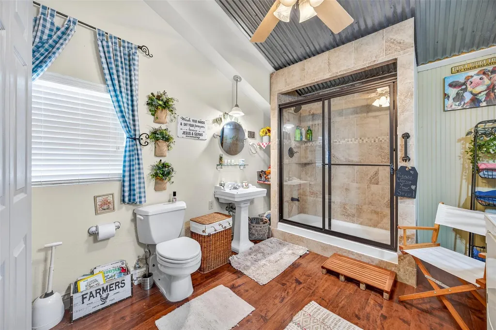 672 County Road 447 Waelder TX 78959