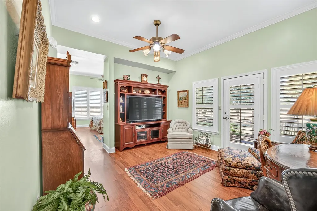 672 County Road 447 Waelder TX 78959
