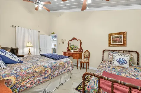672 County Road 447 Waelder TX 78959