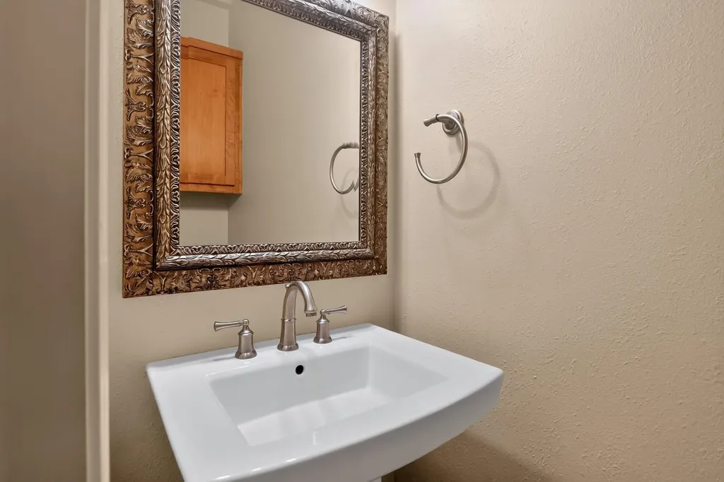 102 River Down Road Georgetown TX 78628