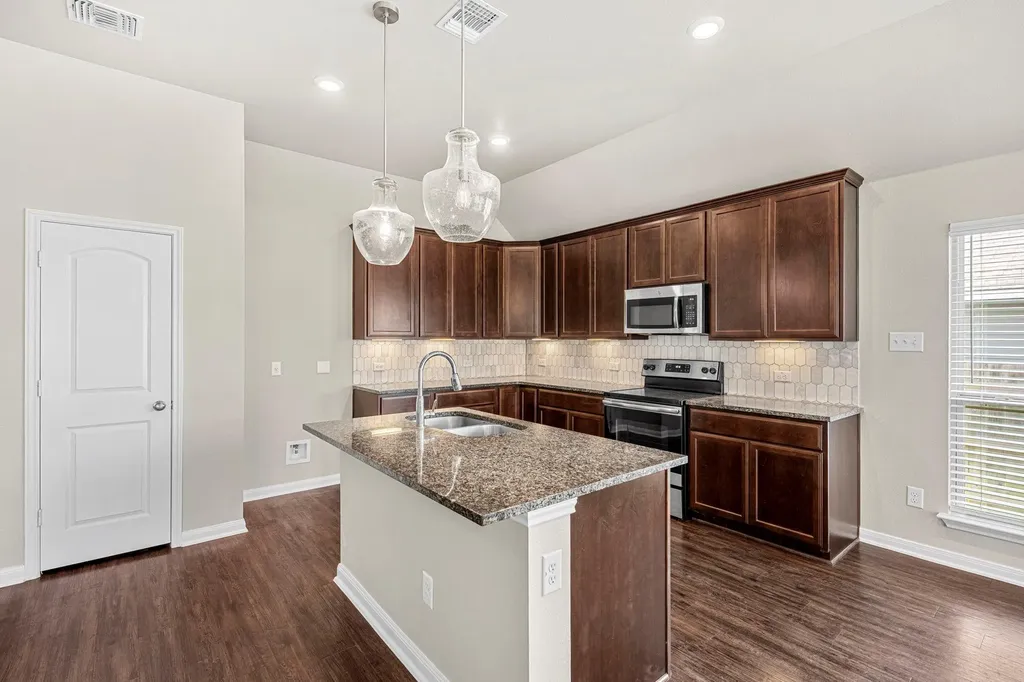 5338 Lancaster Drive Belton TX 76513