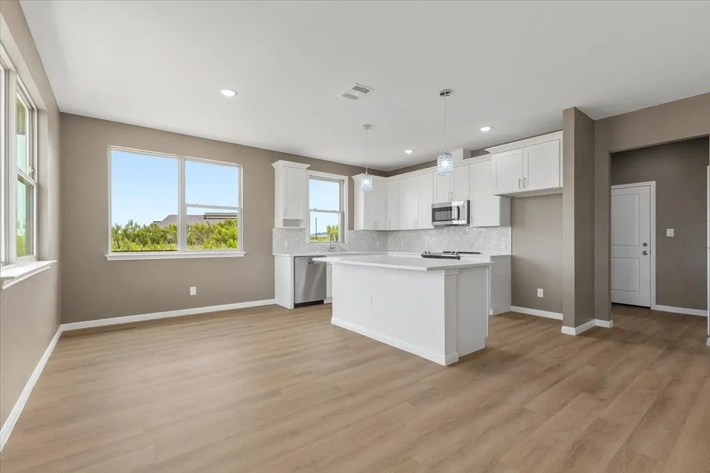 151 Bianca Circle Del Valle TX 78617