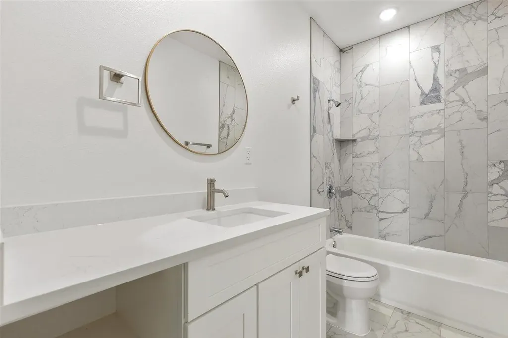151 Bianca Circle Del Valle TX 78617