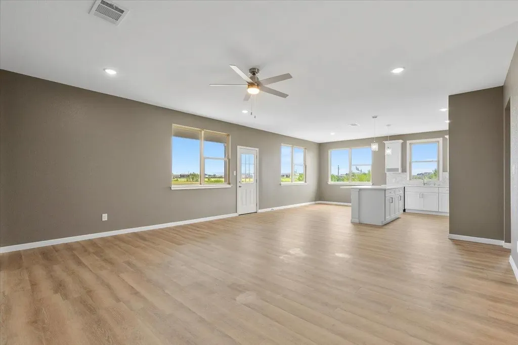 151 Bianca Circle Del Valle TX 78617