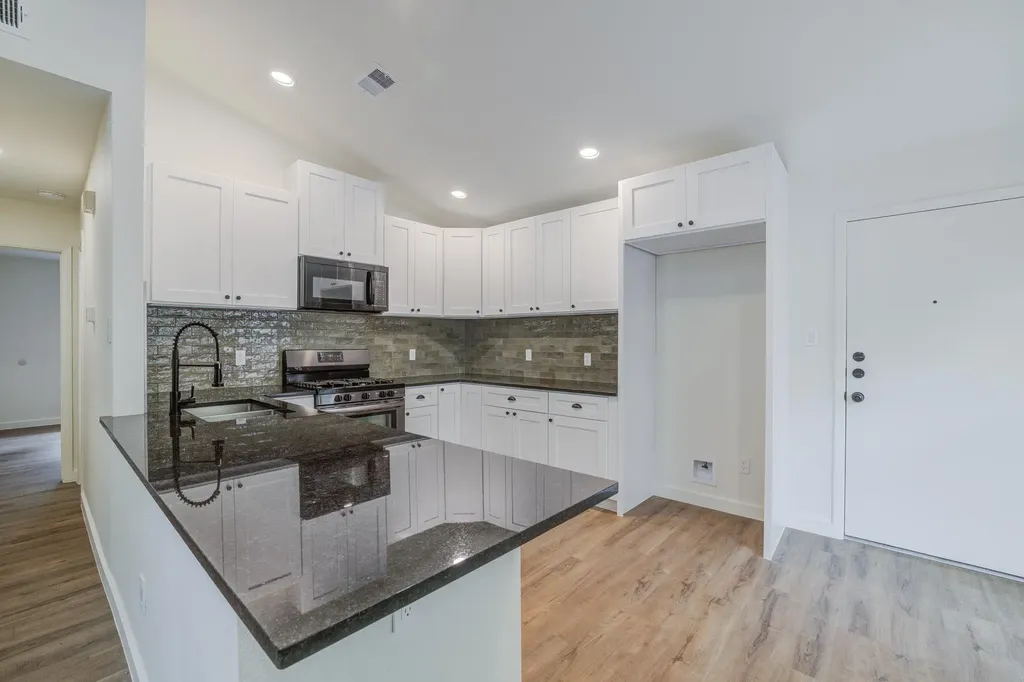 4508 Smooth Oak Austin TX 78759
