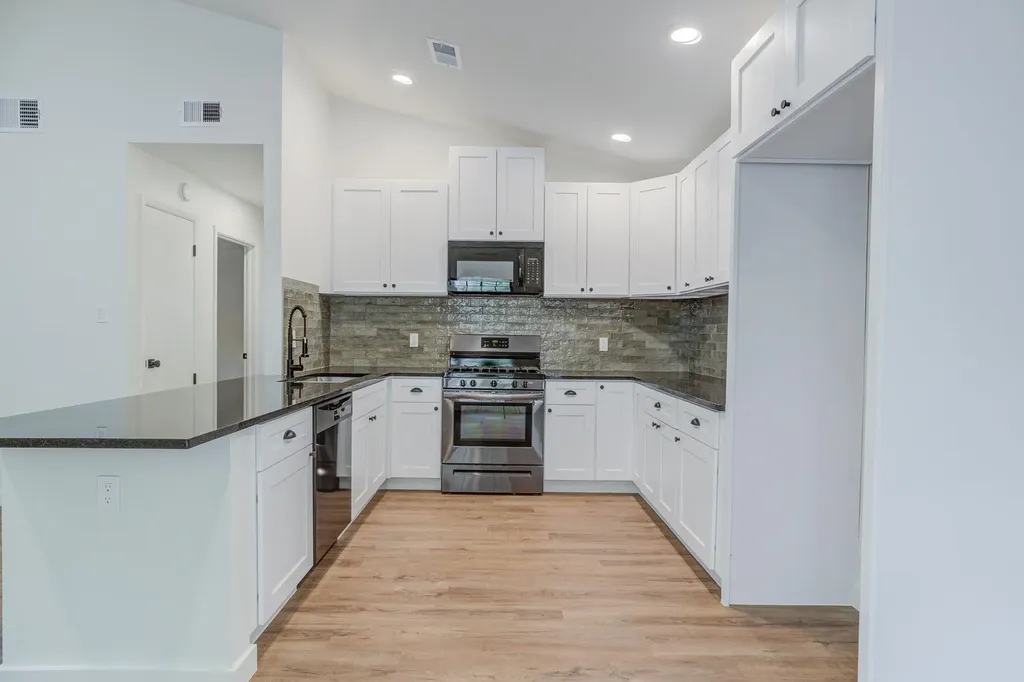 4508 Smooth Oak Austin TX 78759