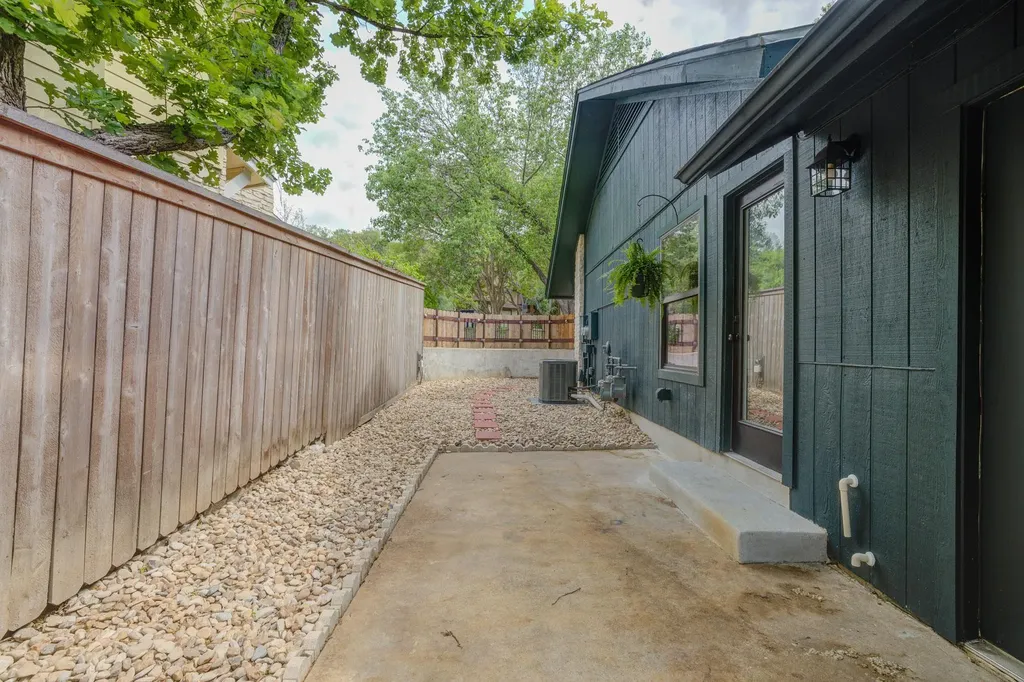 4508 Smooth Oak Austin TX 78759