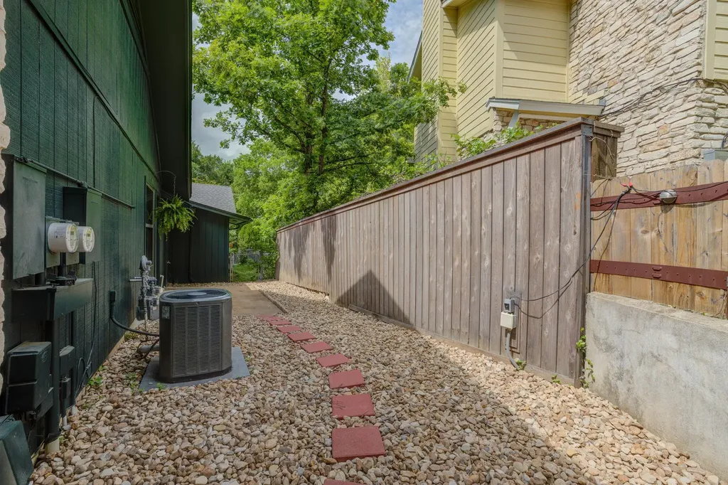 4508 Smooth Oak Austin TX 78759