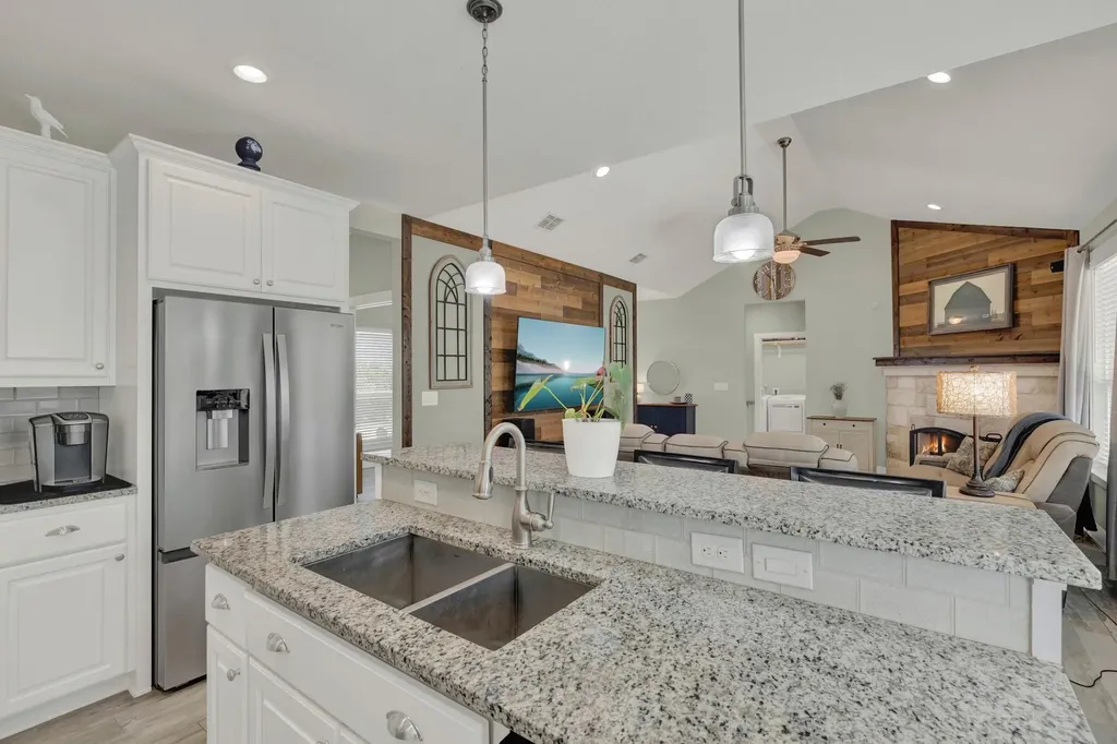 1720 Rocky Ridge Loop Canyon Lake TX 78133