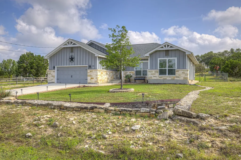 1720 Rocky Ridge Loop Canyon Lake TX 78133