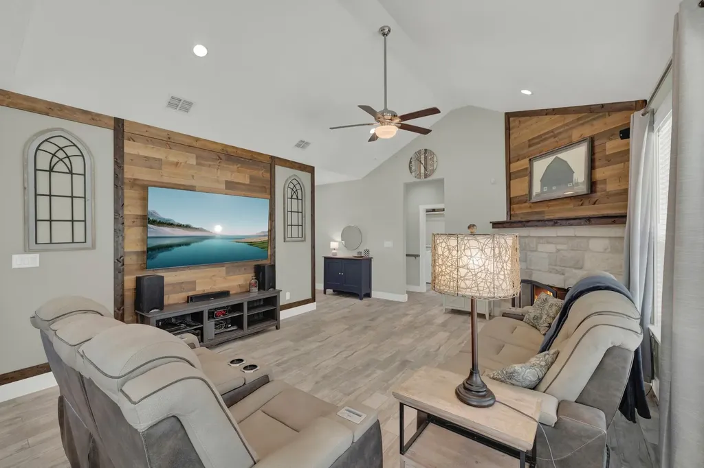 1720 Rocky Ridge Loop Canyon Lake TX 78133