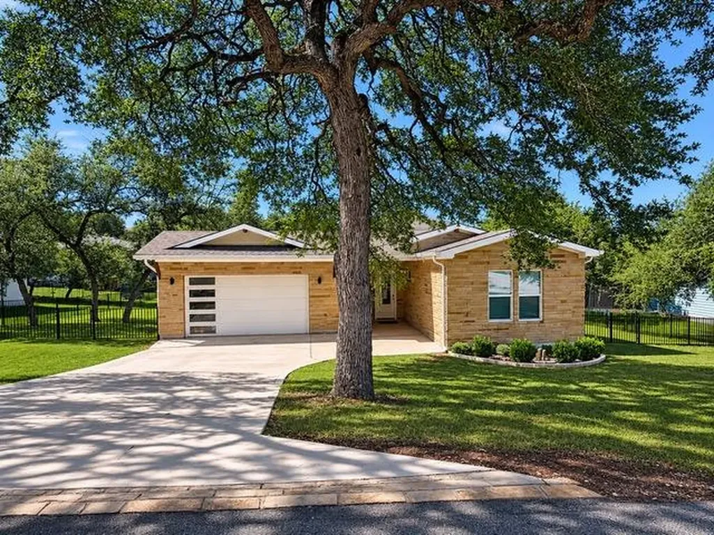 20401 Rockpark Lane Lago Vista TX 78645