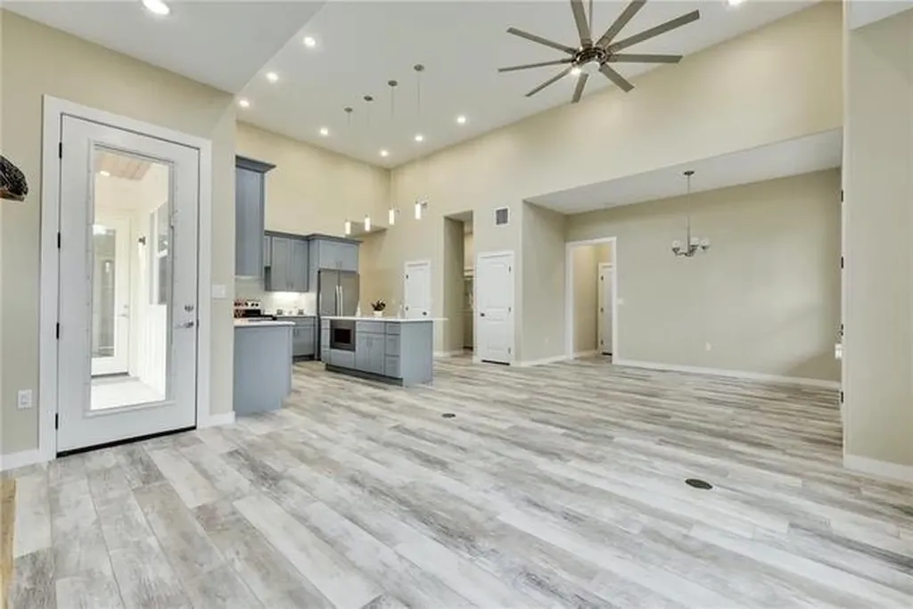 20401 Rockpark Lane Lago Vista TX 78645