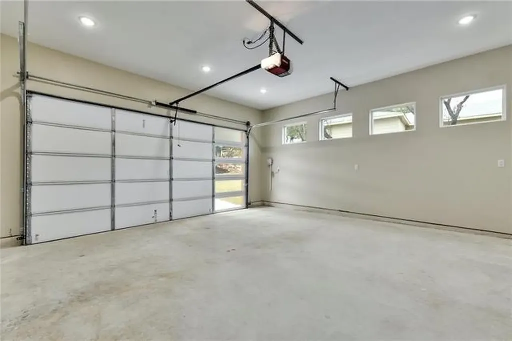 20401 Rockpark Lane Lago Vista TX 78645