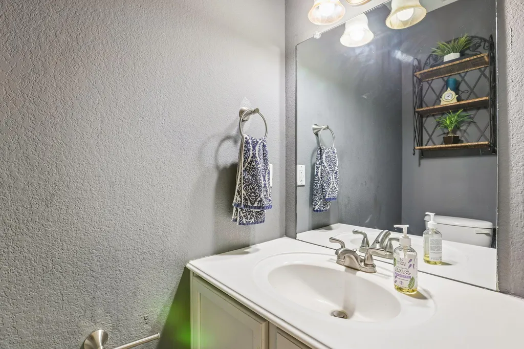 2821 Purple Thistle Drive Pflugerville TX 78660
