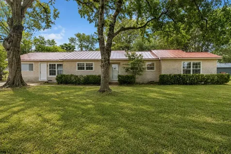 709 NE Tiger Lane Smithville TX 78957