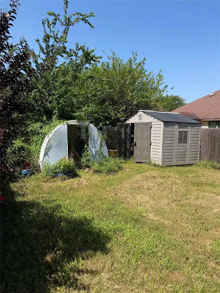 8704 Keynes Lane Austin TX 78747