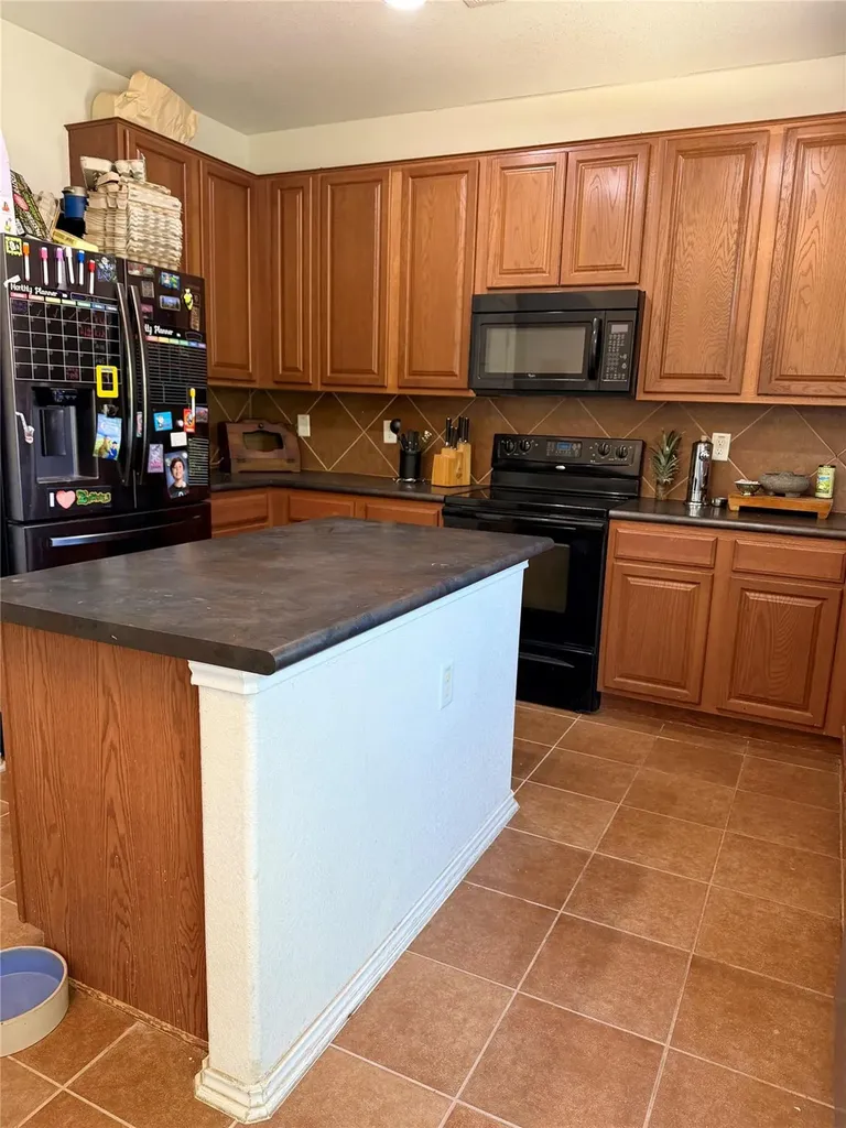 8704 Keynes Lane Austin TX 78747