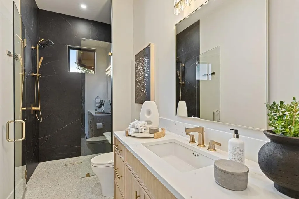 5601 Sombria Court Austin TX 78738