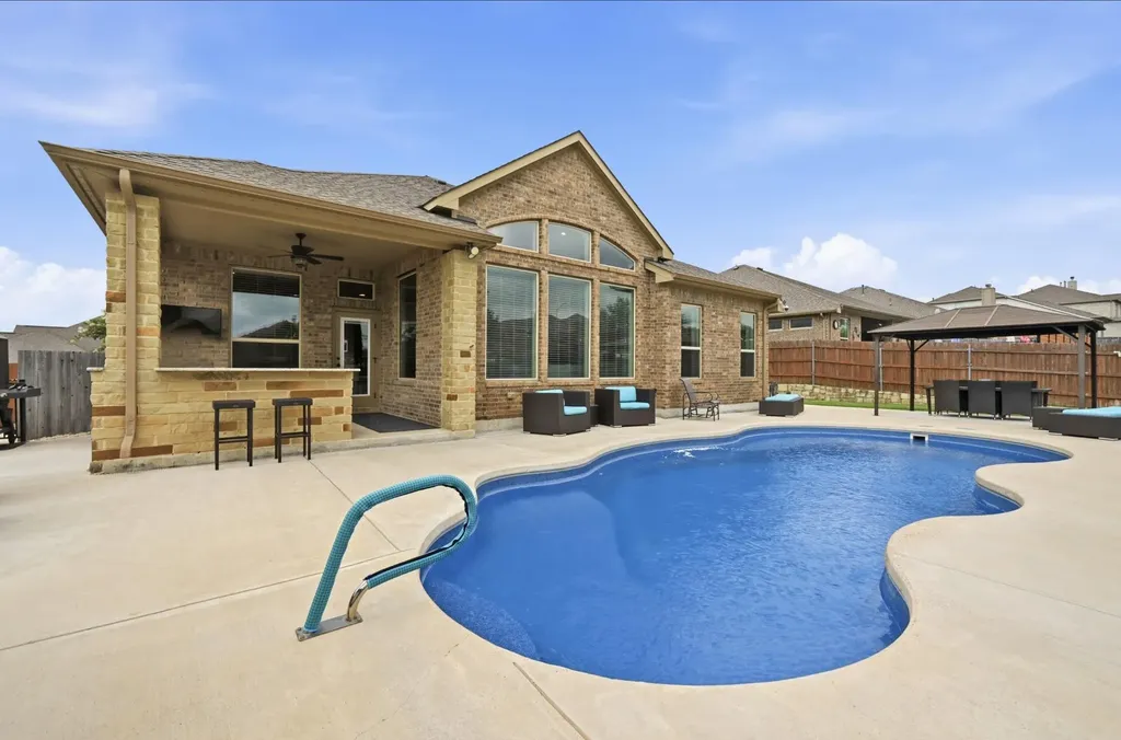 553 Betony Loop Buda TX 78610
