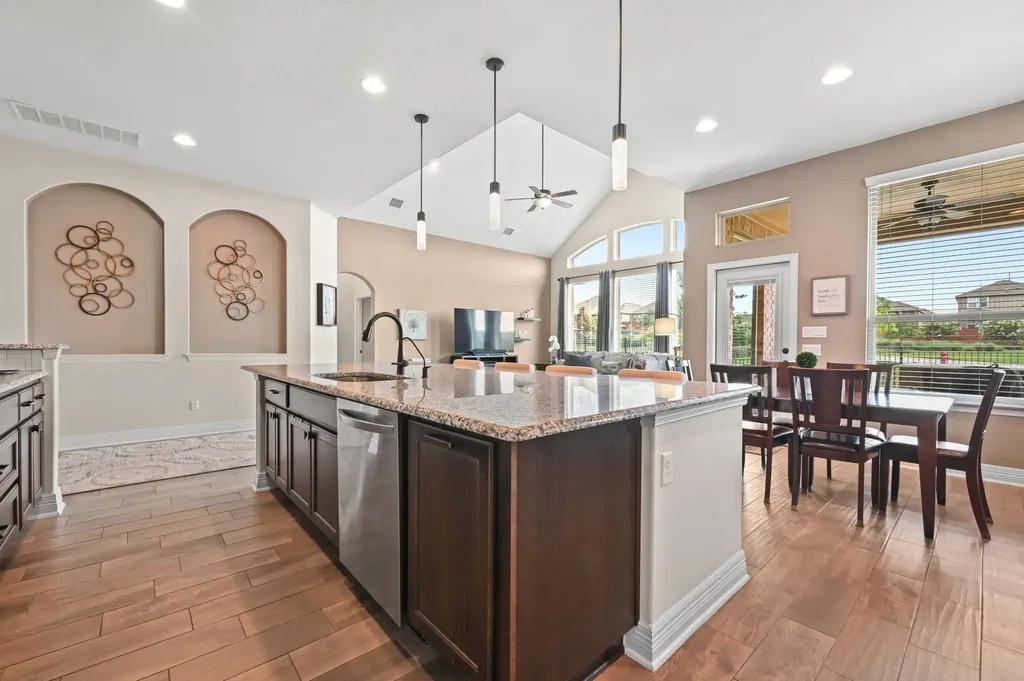 553 Betony Loop Buda TX 78610