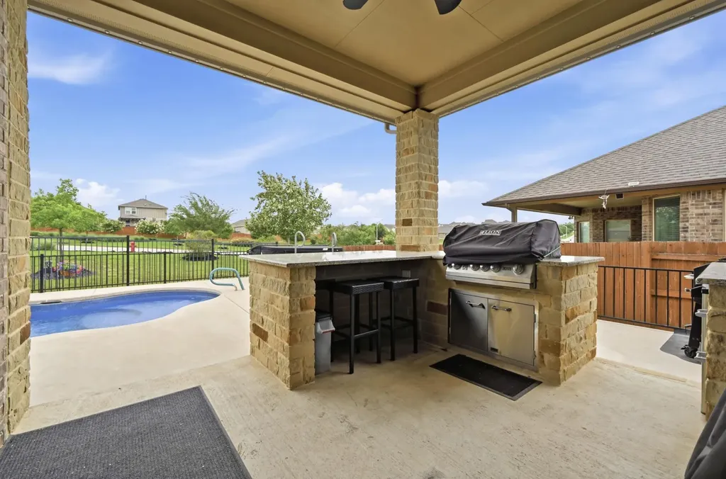 553 Betony Loop Buda TX 78610