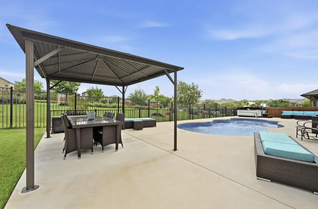 553 Betony Loop Buda TX 78610