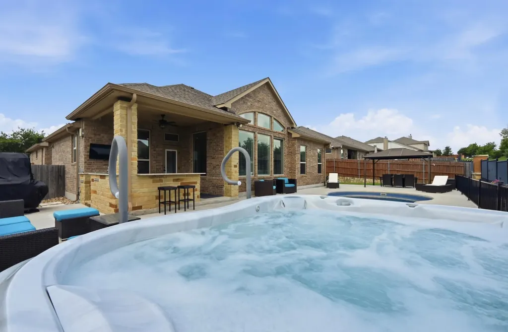 553 Betony Loop Buda TX 78610
