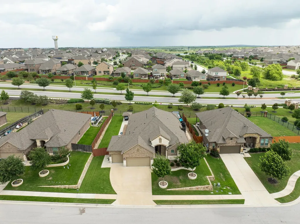 553 Betony Loop Buda TX 78610