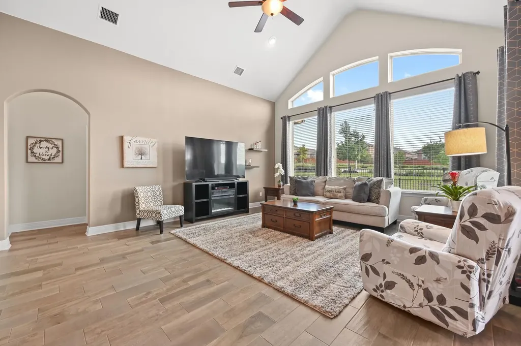 553 Betony Loop Buda TX 78610