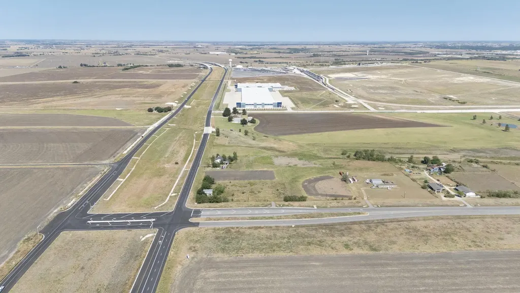 1451 Fm 3349 Taylor TX 76574