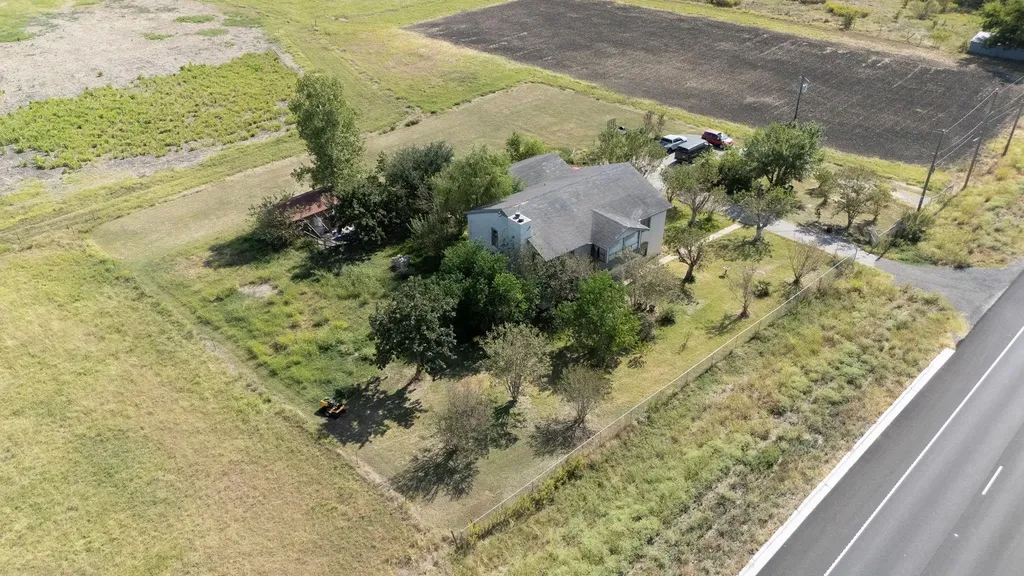 1451 Fm 3349 Taylor TX 76574