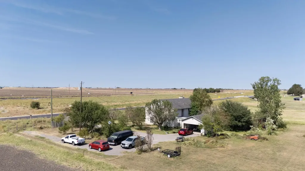 1451 Fm 3349 Taylor TX 76574