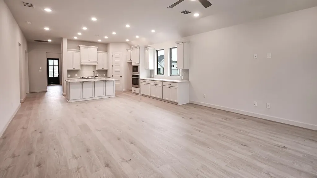 291 Basket Flower Loop Kyle TX 78640