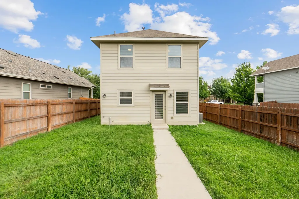 444 S Brook Drive Leander TX 78641