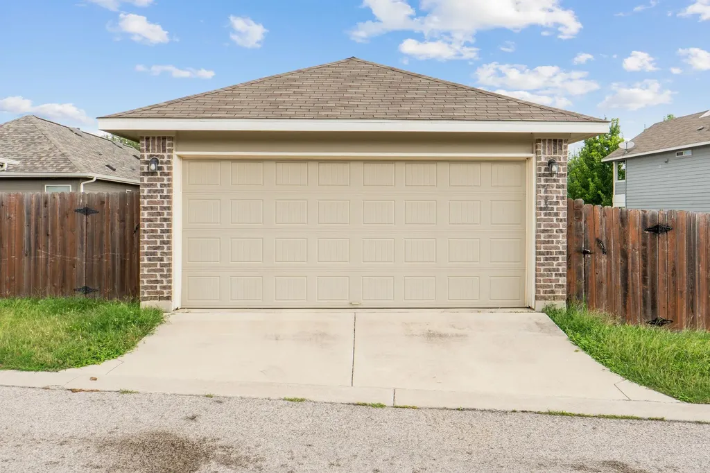 444 S Brook Drive Leander TX 78641