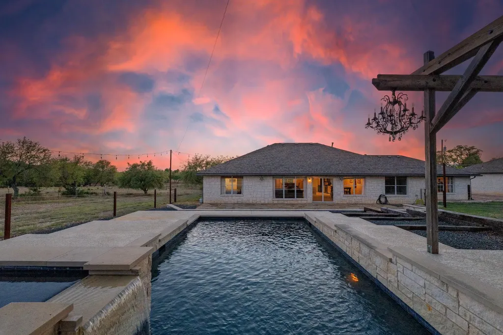 500 Madrone Ranch Trail Dripping Springs TX 78620