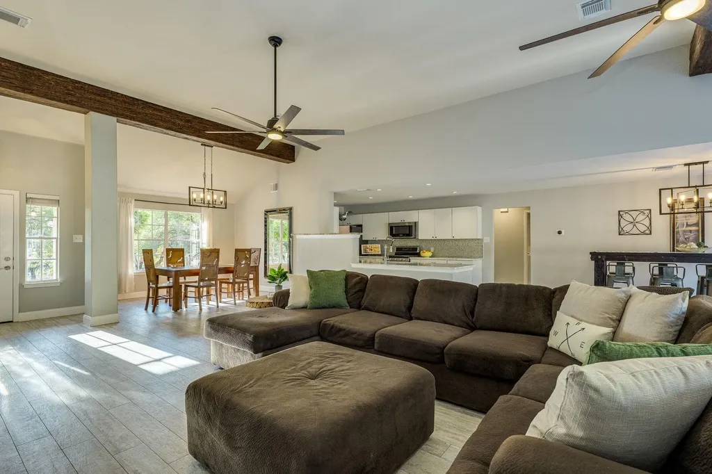 500 Madrone Ranch Trail Dripping Springs TX 78620