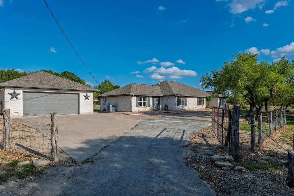 500 Madrone Ranch Trail Dripping Springs TX 78620