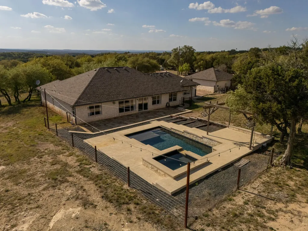 500 Madrone Ranch Trail Dripping Springs TX 78620