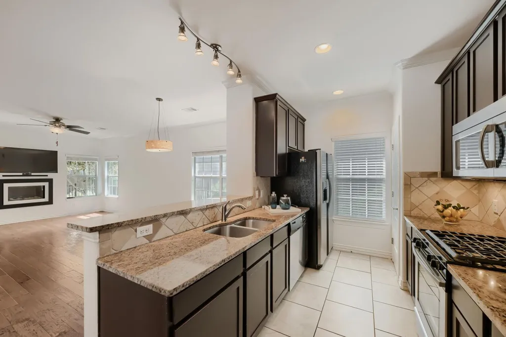 6715 Windrift Way Austin TX 78745