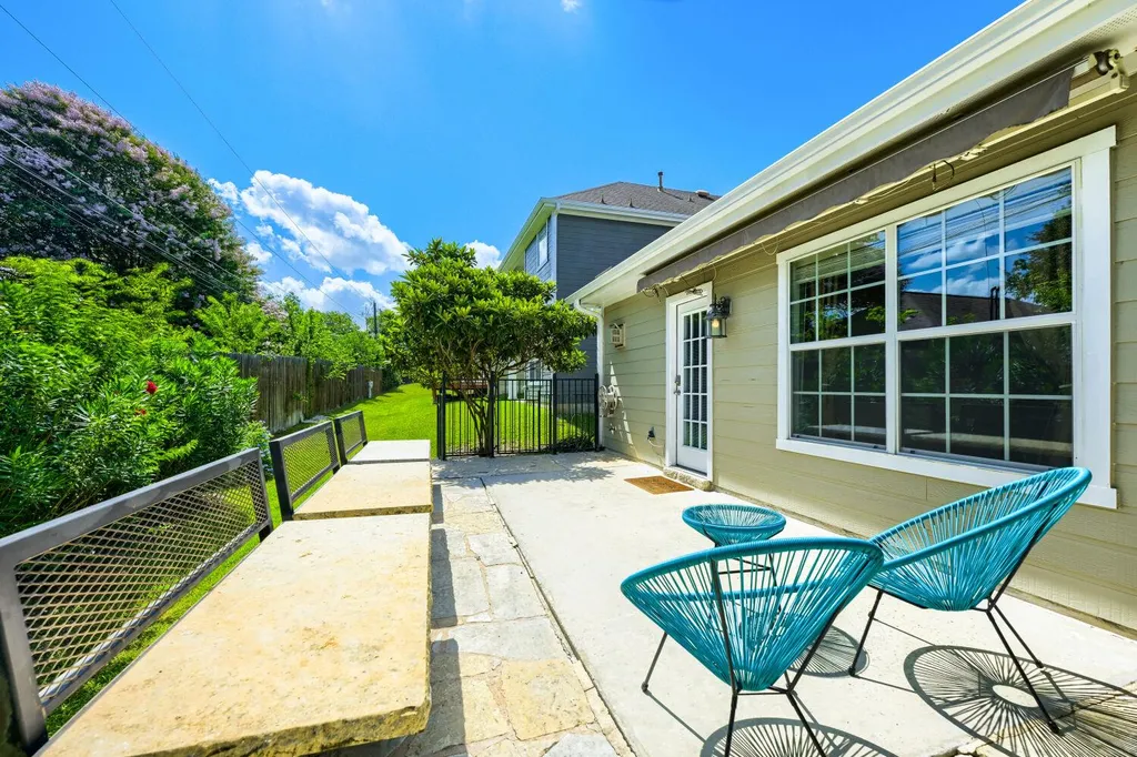 6715 Windrift Way Austin TX 78745
