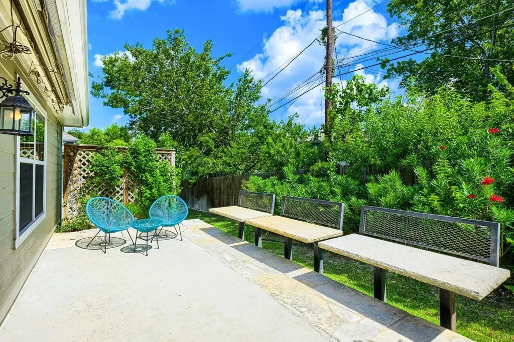 6715 Windrift Way Austin TX 78745