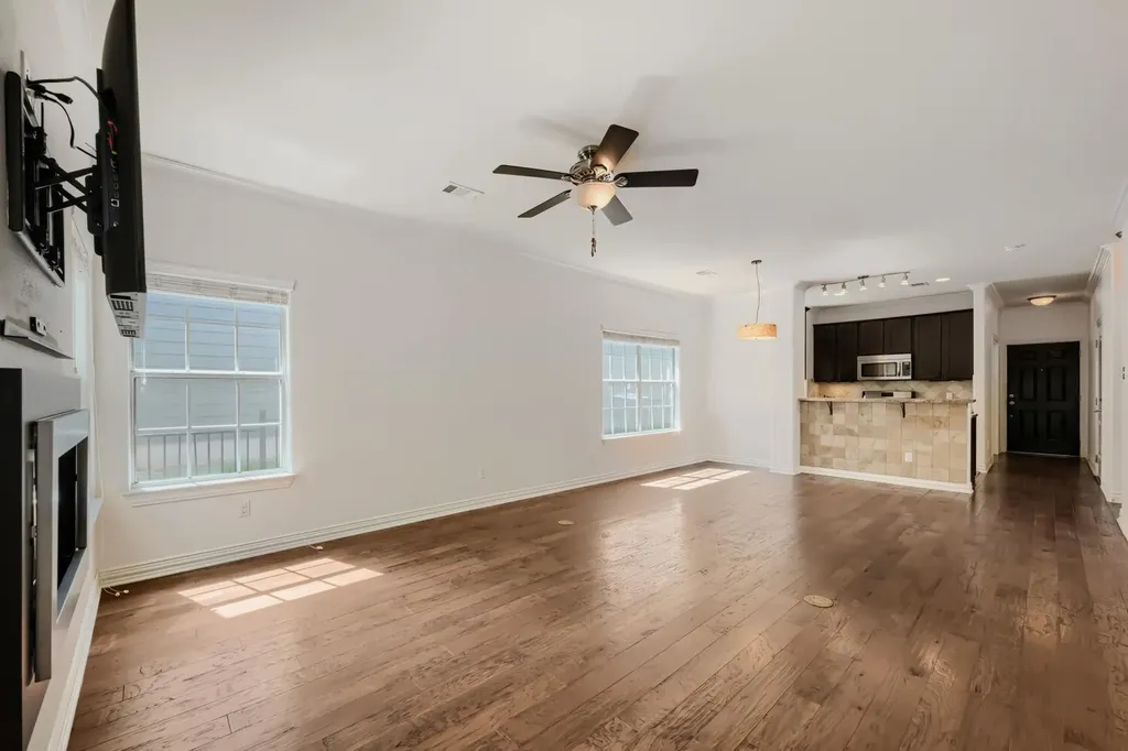 6715 Windrift Way Austin TX 78745