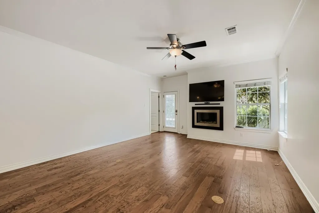 6715 Windrift Way Austin TX 78745