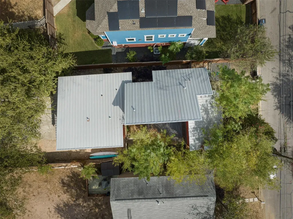 2302 E 9th Street Austin TX 78702