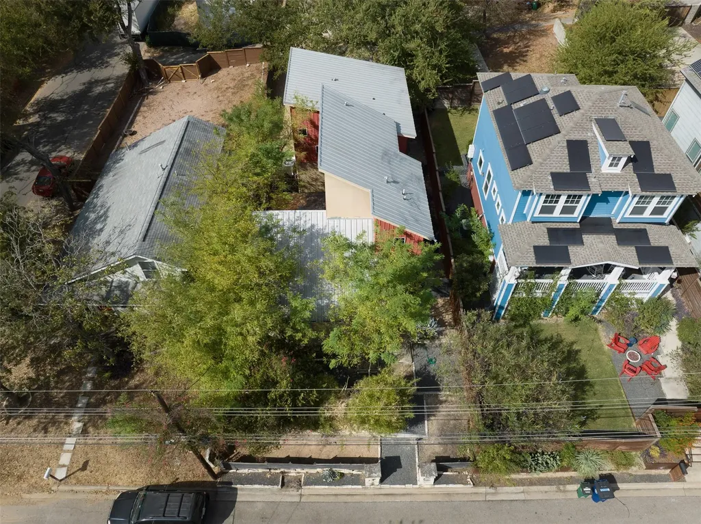 2302 E 9th Street Austin TX 78702