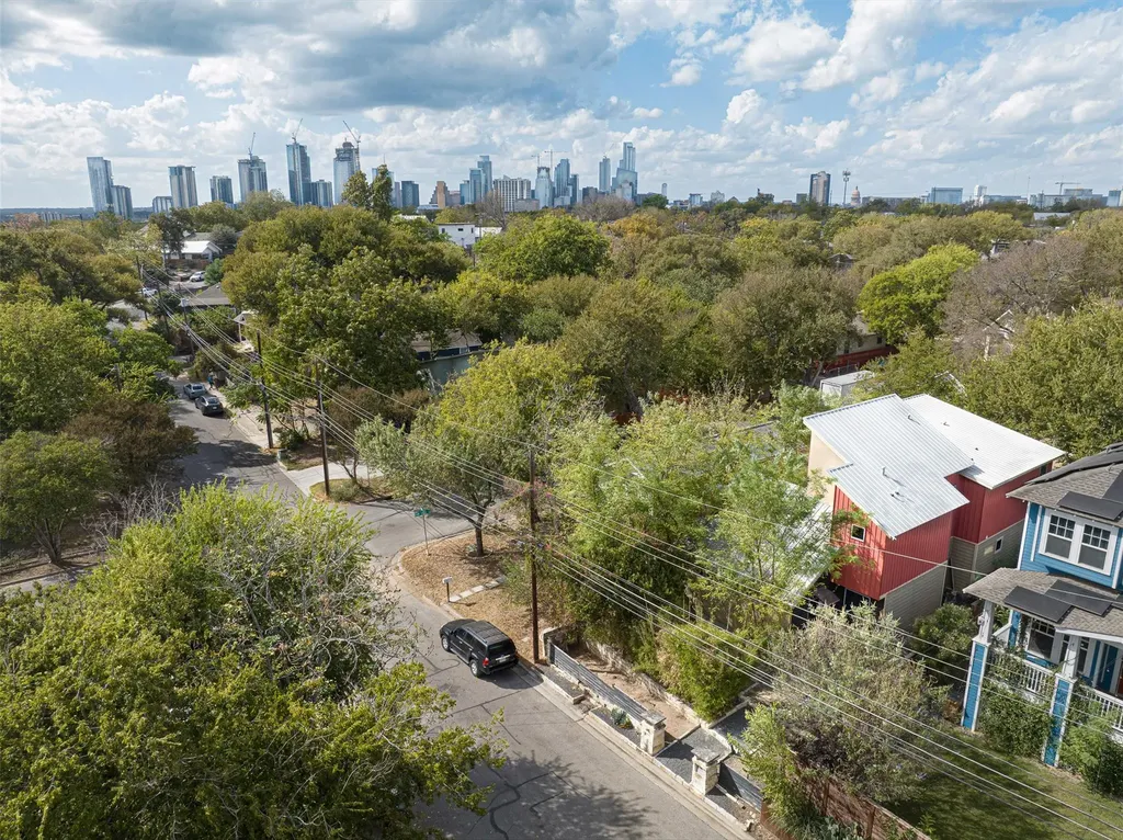 2302 E 9th Street Austin TX 78702