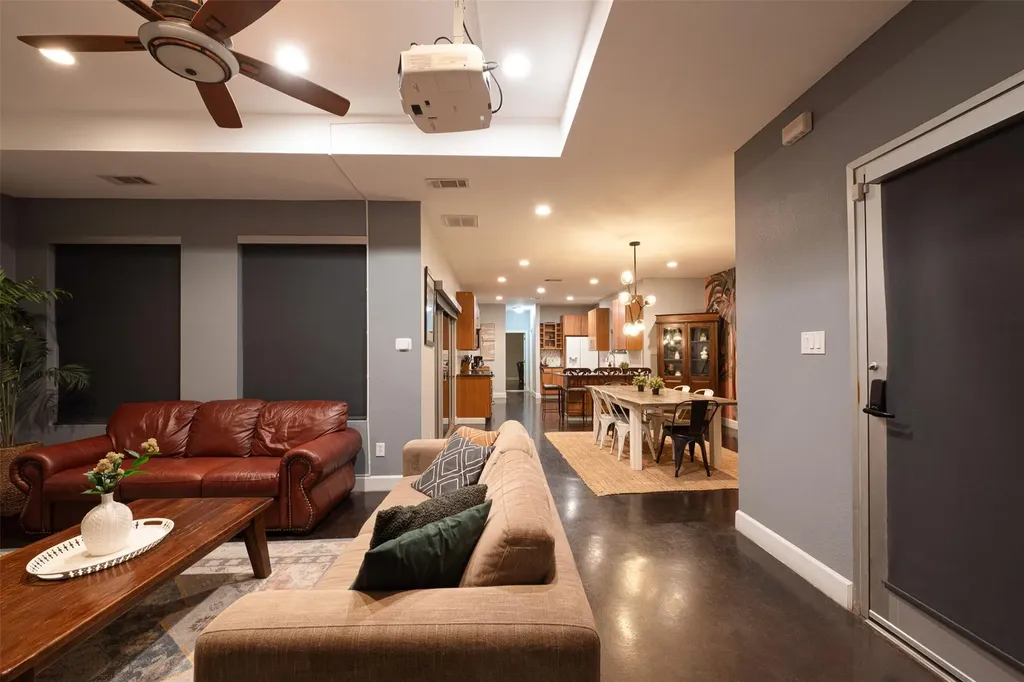 2302 E 9th Street Austin TX 78702