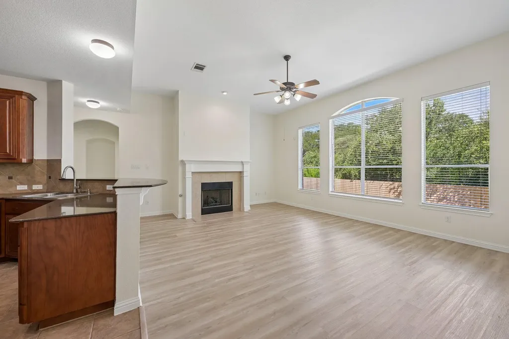 7224 Tanaqua Lane Austin TX 78739